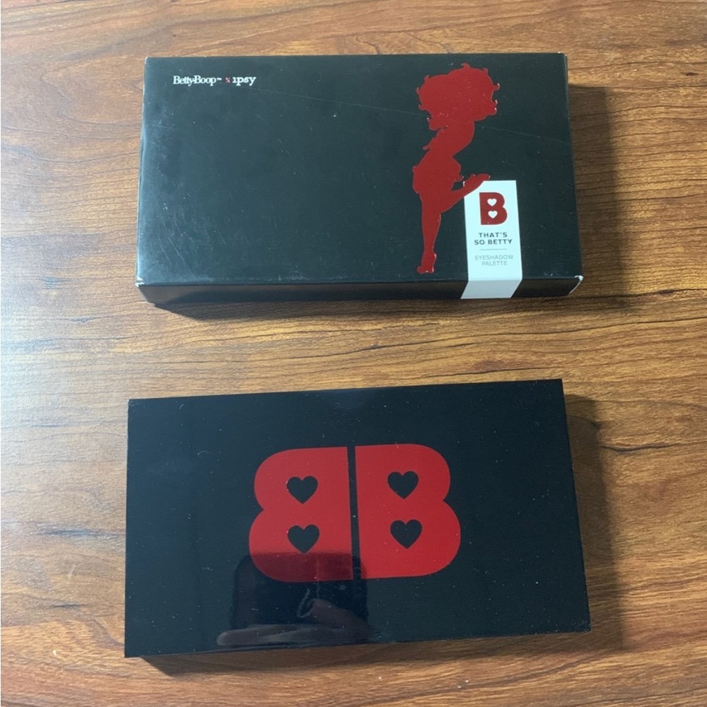 NWT Betty Boop eyeshadow palette